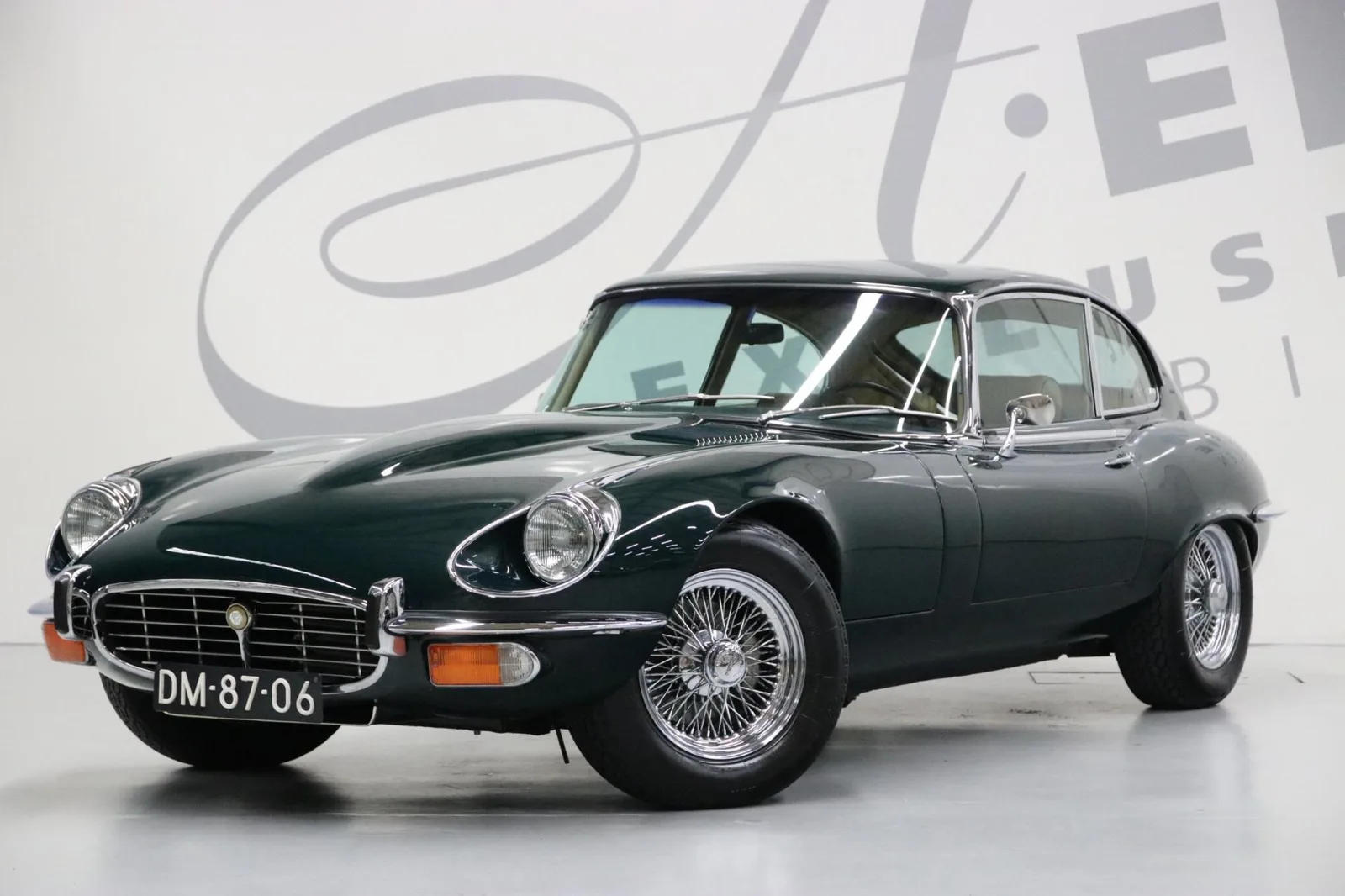 Jaguar "E" Type (1971) — foto 1