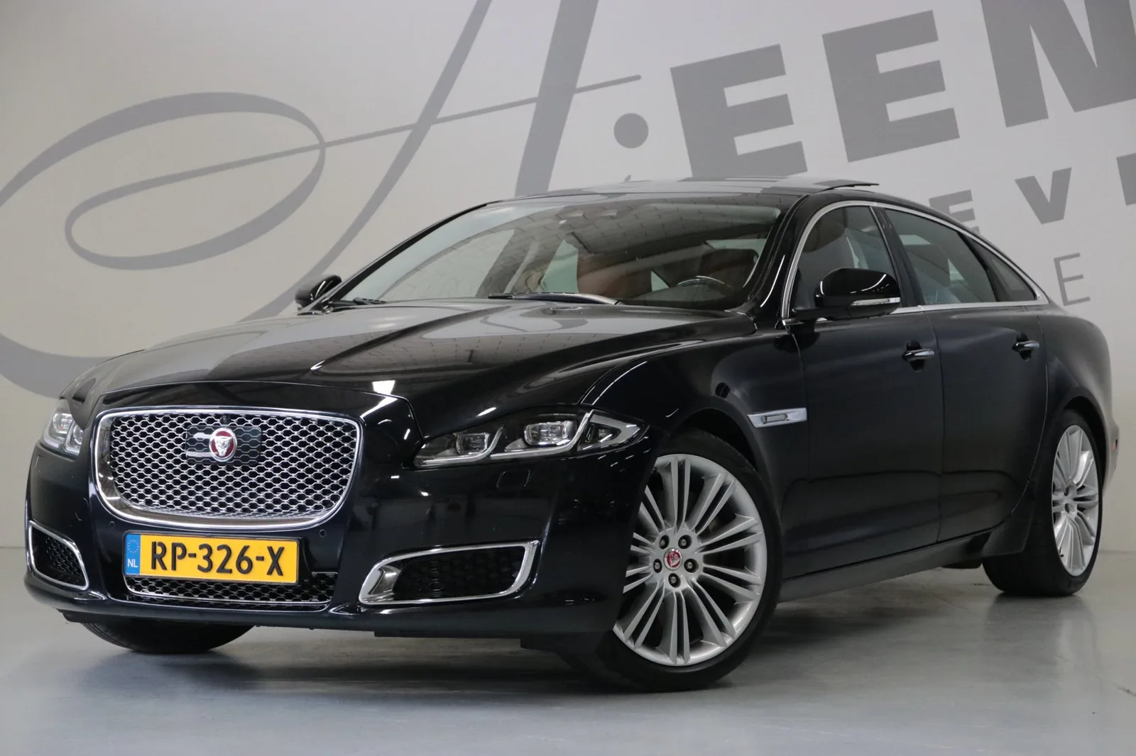 Jaguar XJ (2018) — foto 1