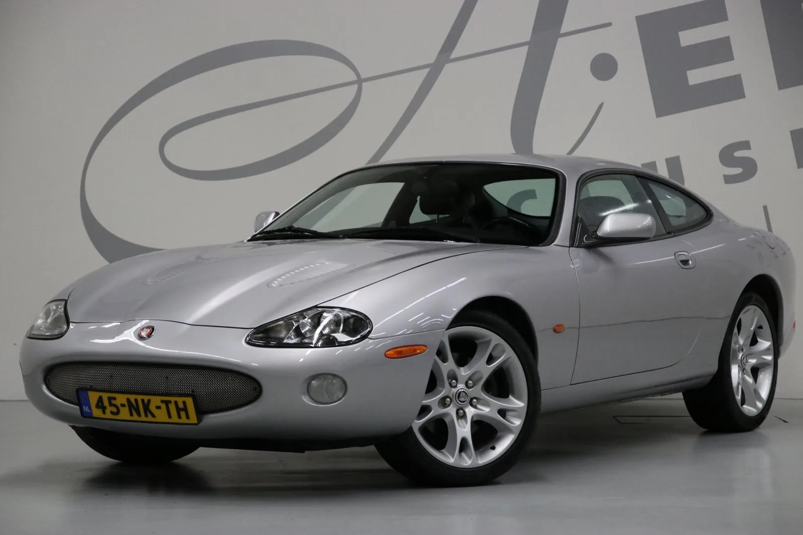 Jaguar XKR (2001) — foto 1