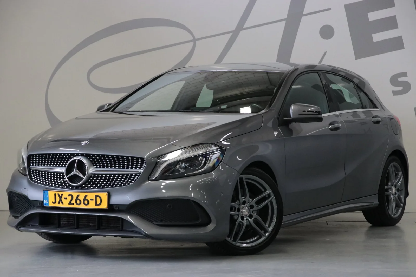 Mercedes-Benz A-Klasse (2016) — foto 1