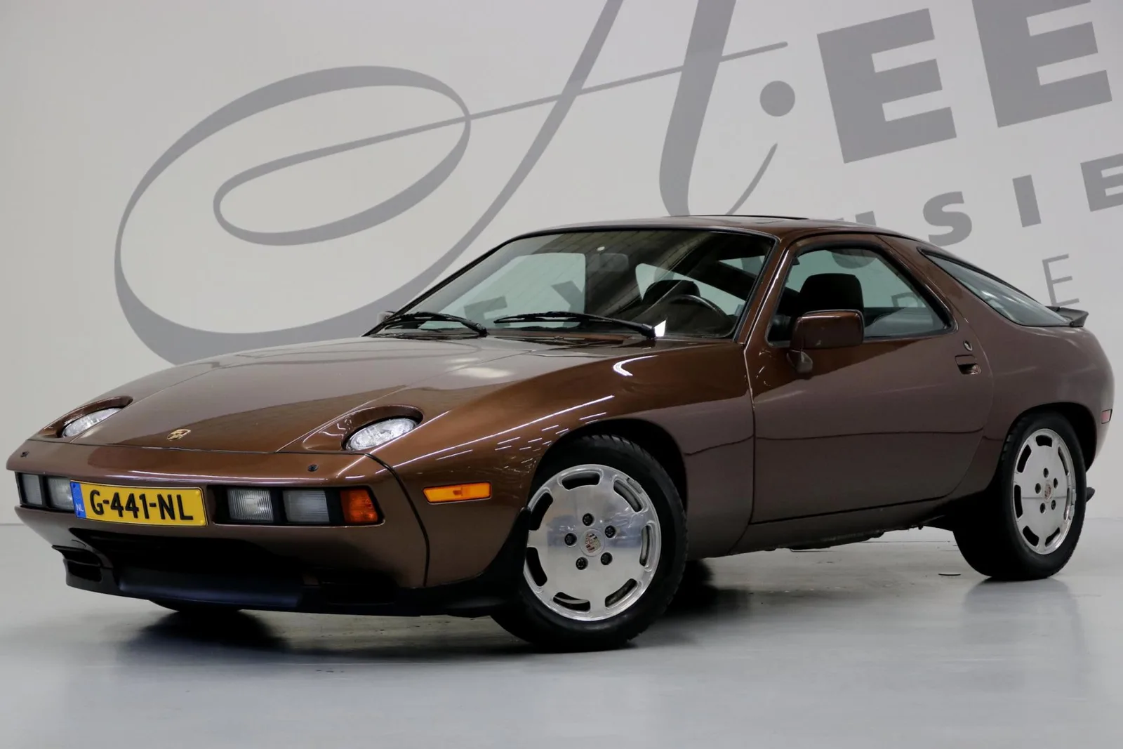 Porsche 928 (1985) — foto 1