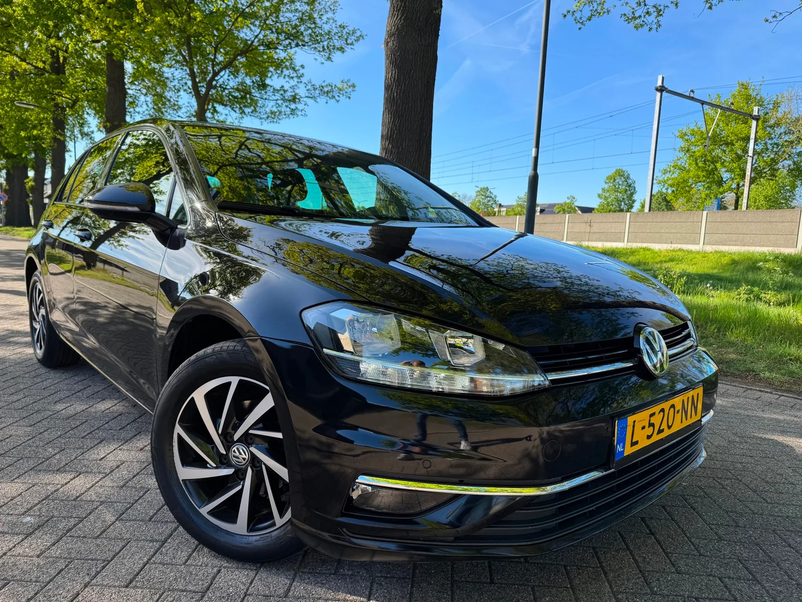 Volkswagen Golf (2018) — foto 1