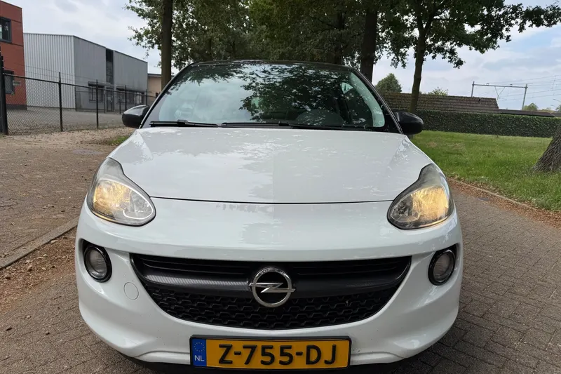 Opel Adam (2013)