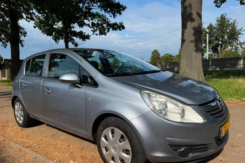 Opel Corsa (2008)