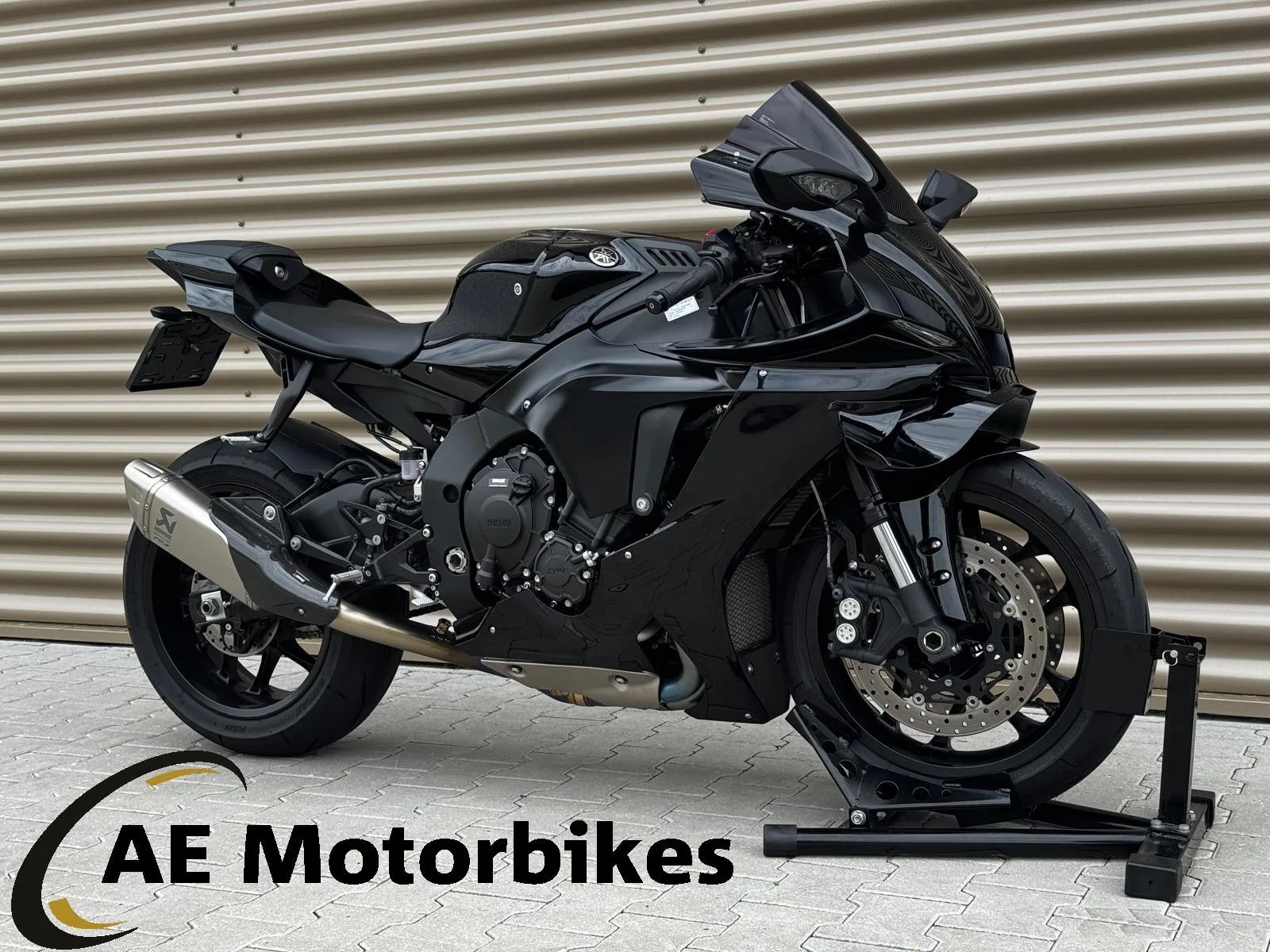 Yamaha YZF-R1 (2023) — foto 1