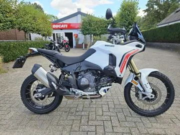 Ducati DesertX (2026) — foto 1
