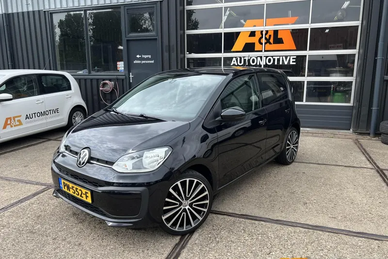 Volkswagen Up! (2017)