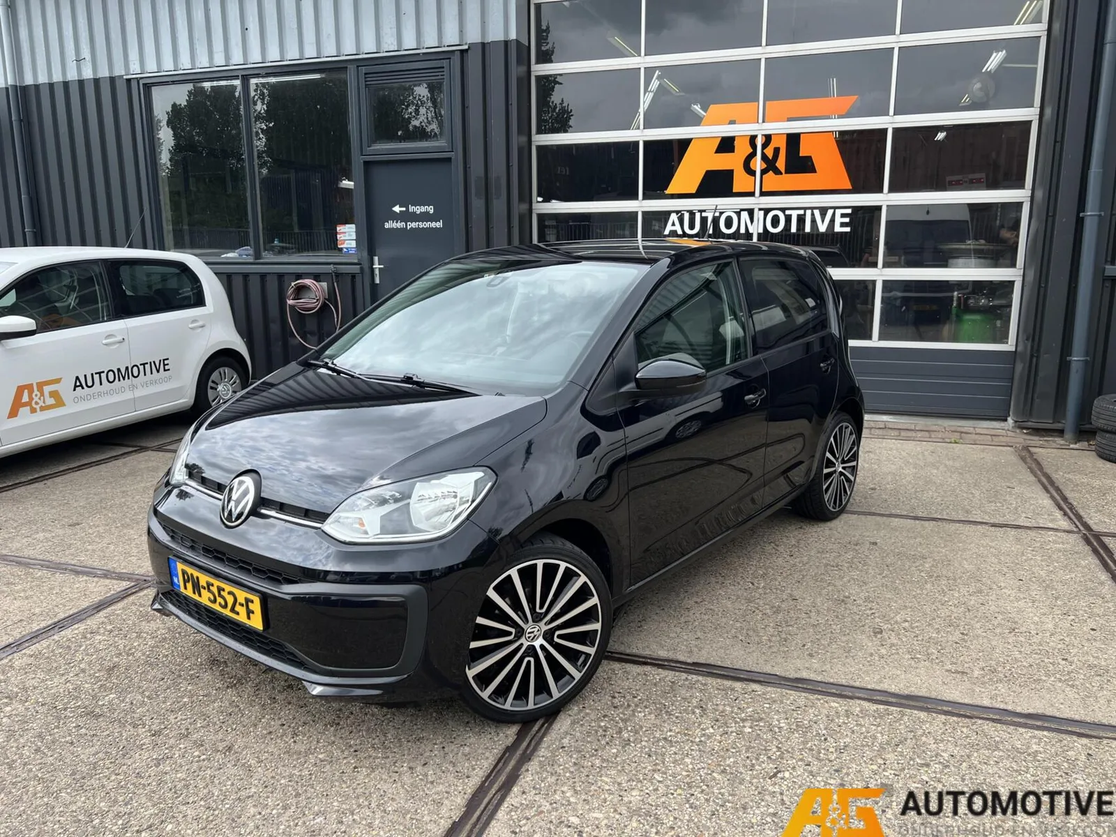 Volkswagen Up! (2017) — foto 1