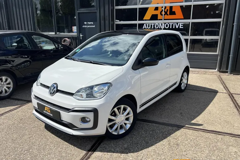 Volkswagen Up! (2017)