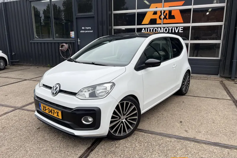Volkswagen Up! (2017)