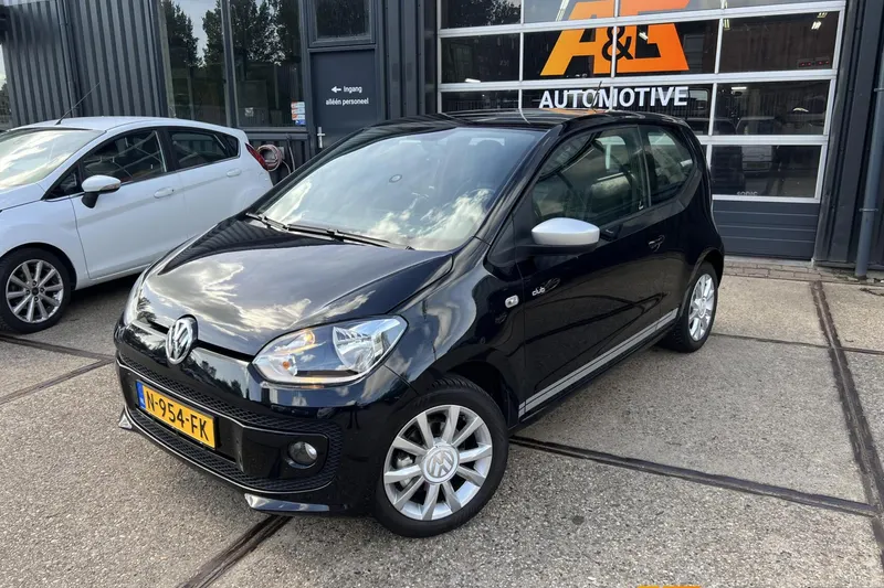 Volkswagen Up! (2015)
