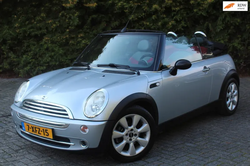 MINI Cabrio (2004)
