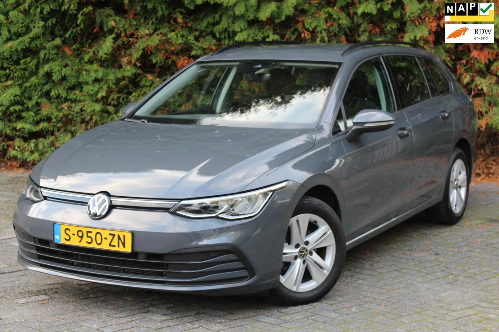 Volkswagen Golf (2023) — foto 1