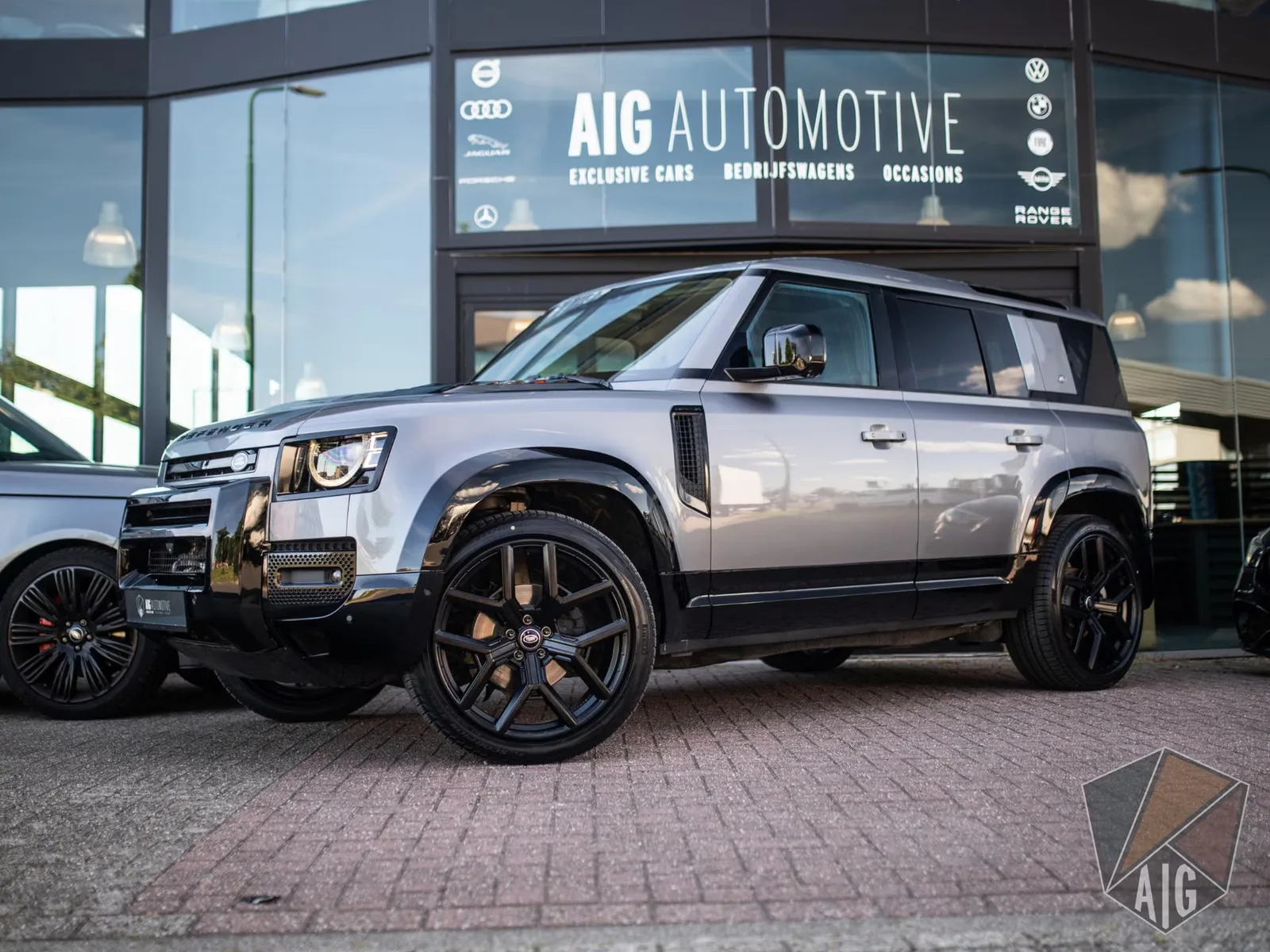 Land Rover Defender (2020) — foto 1