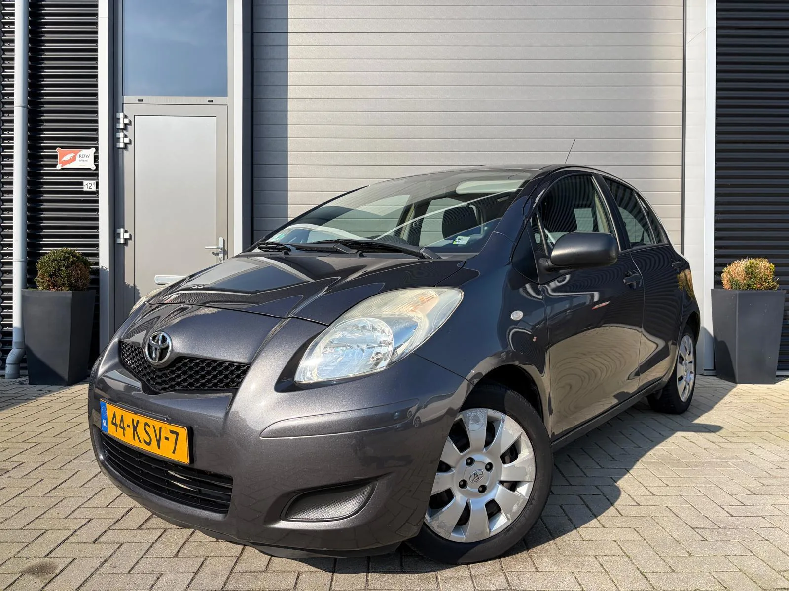Toyota Yaris (2010) — foto 1