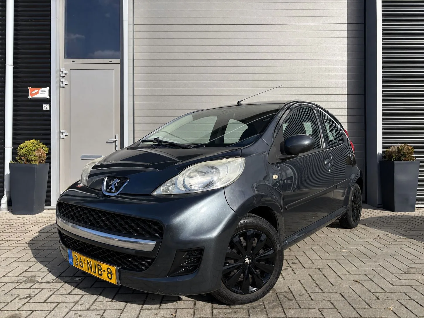 Peugeot 107 (2010) — foto 1