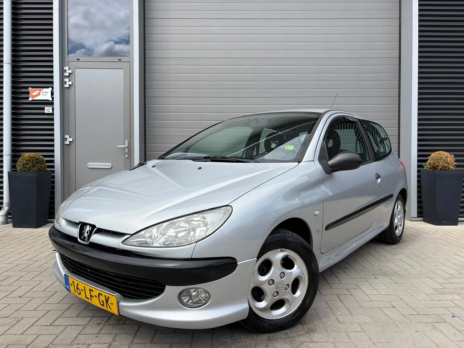 Peugeot 206 (2002) — foto 1