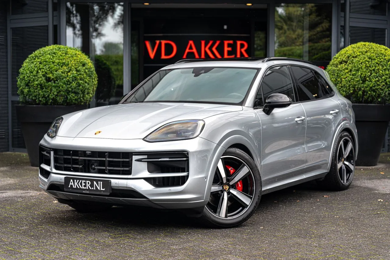 Porsche Cayenne (2023) — foto 1