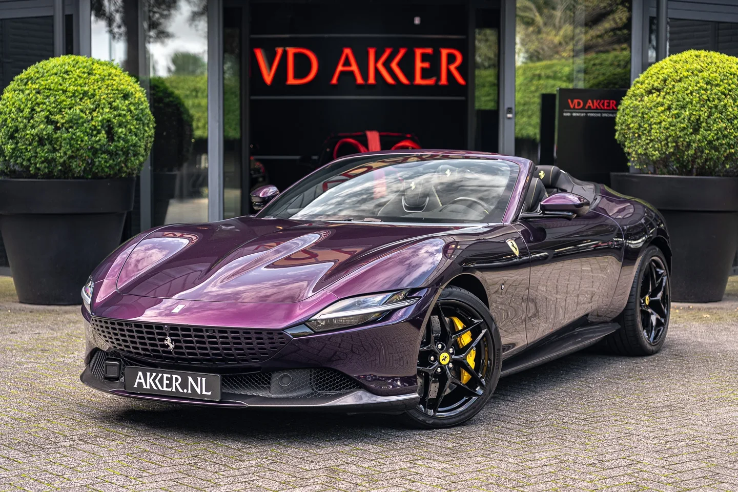Ferrari Roma Spider (2025) — foto 1