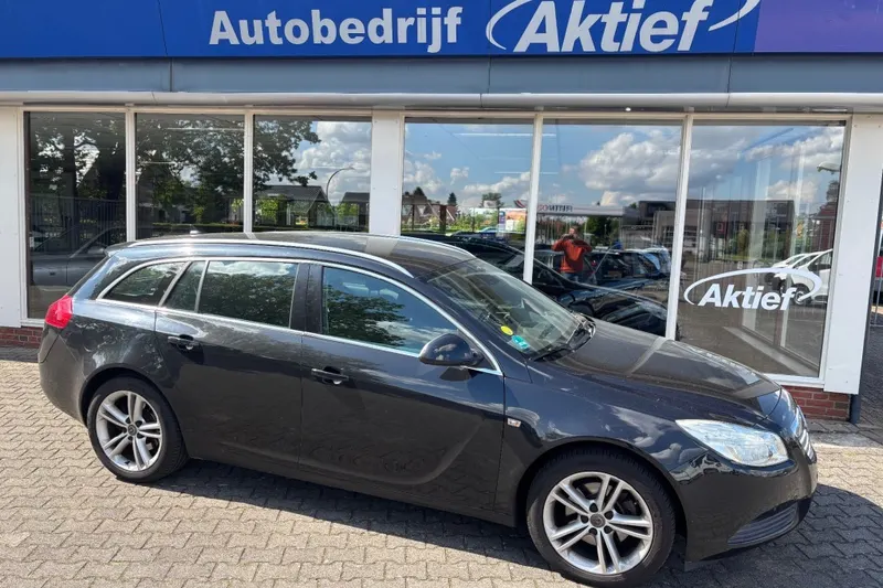 Opel Insignia (2010)