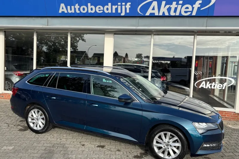 Škoda Superb (2023)