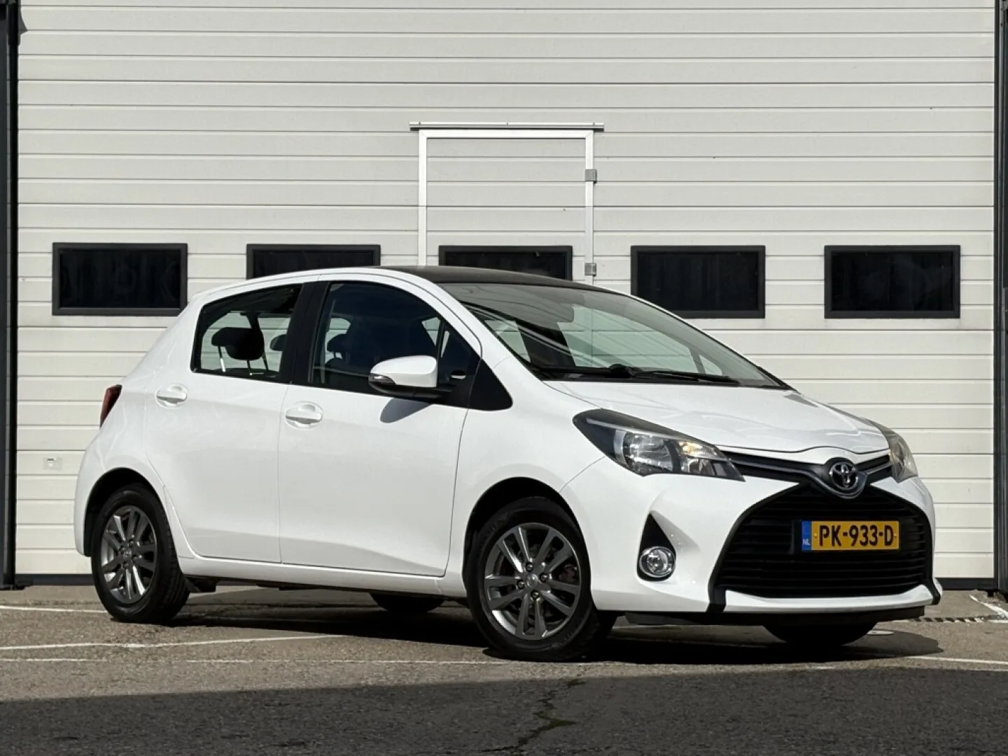 Toyota Yaris (2016) — foto 1