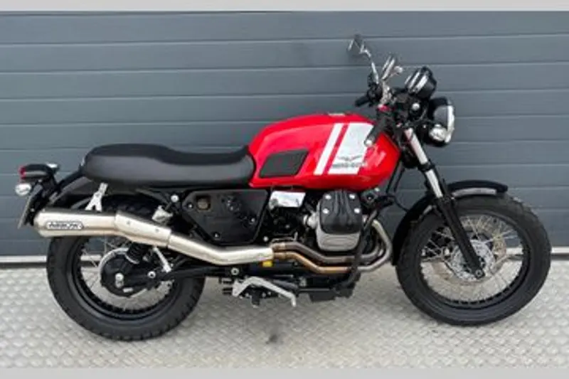 Moto Guzzi V7 II Stone (2016)