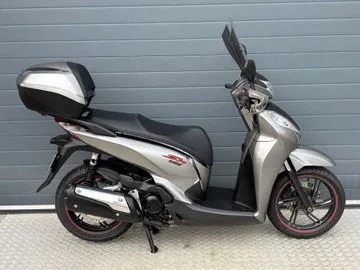 Honda SH 300i (2020) — foto 1