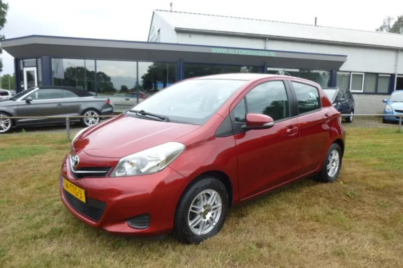 Toyota Yaris (2012)