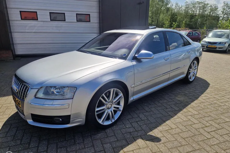 Audi A8 (2007)