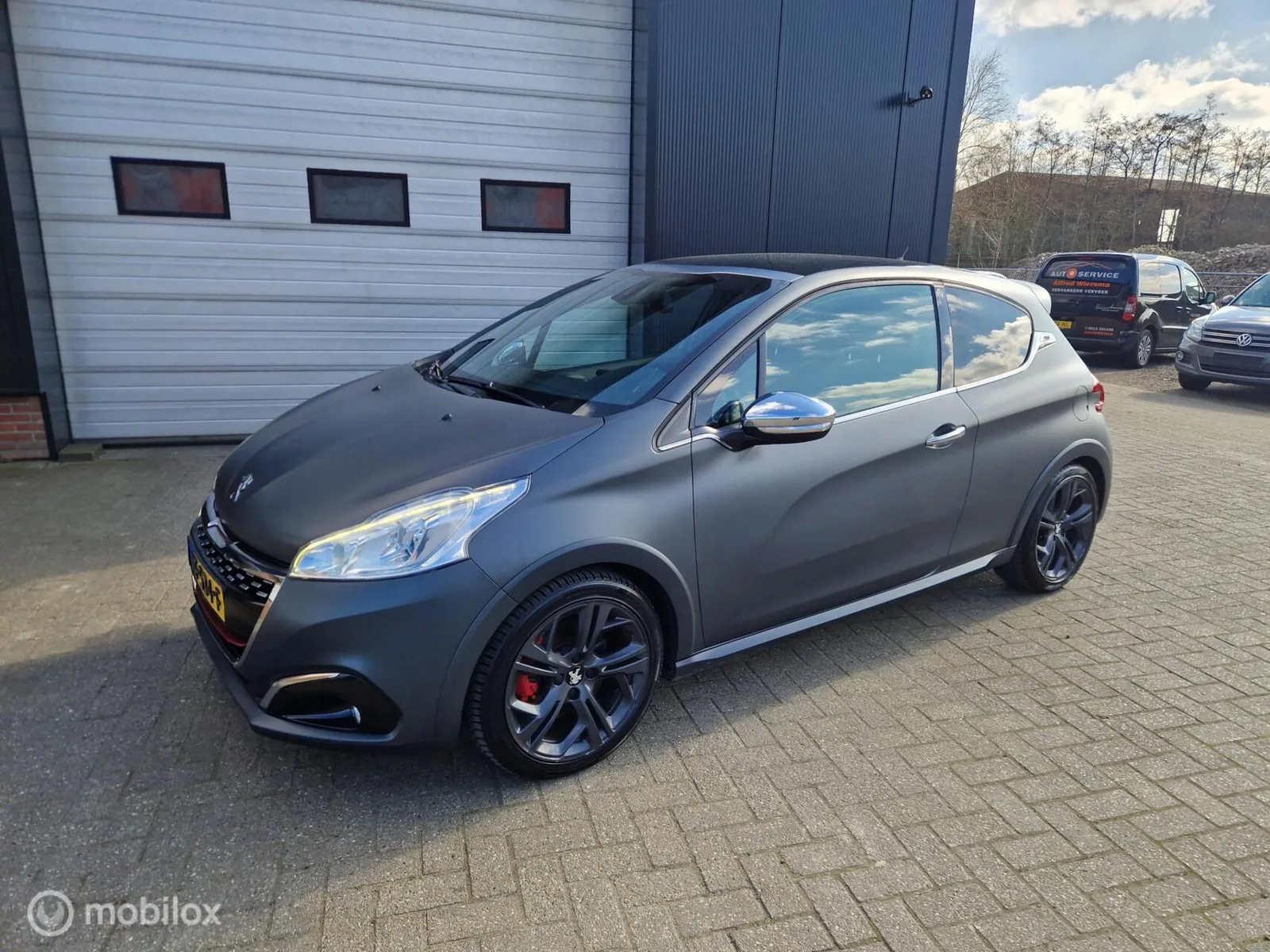 Peugeot 208 (2017) — foto 1