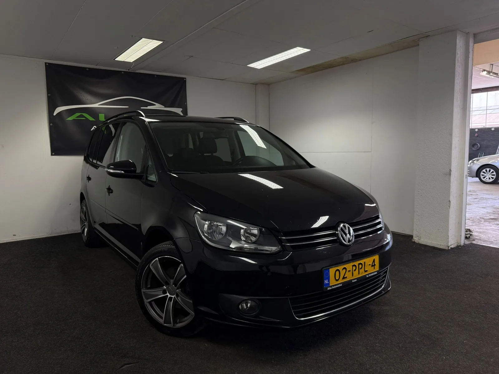 Volkswagen Touran (2011) — foto 1
