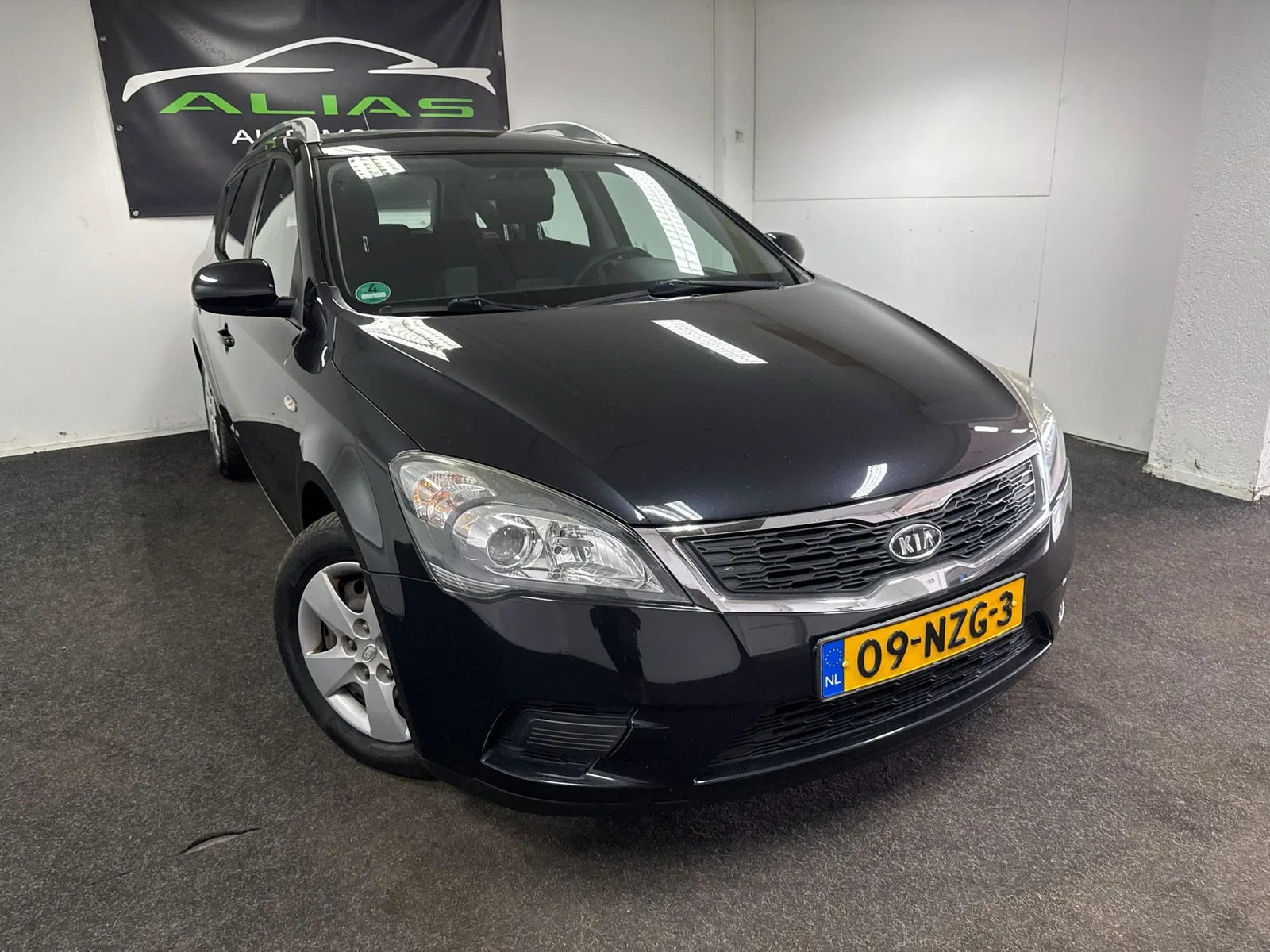 Kia Ceed (2011) — foto 1
