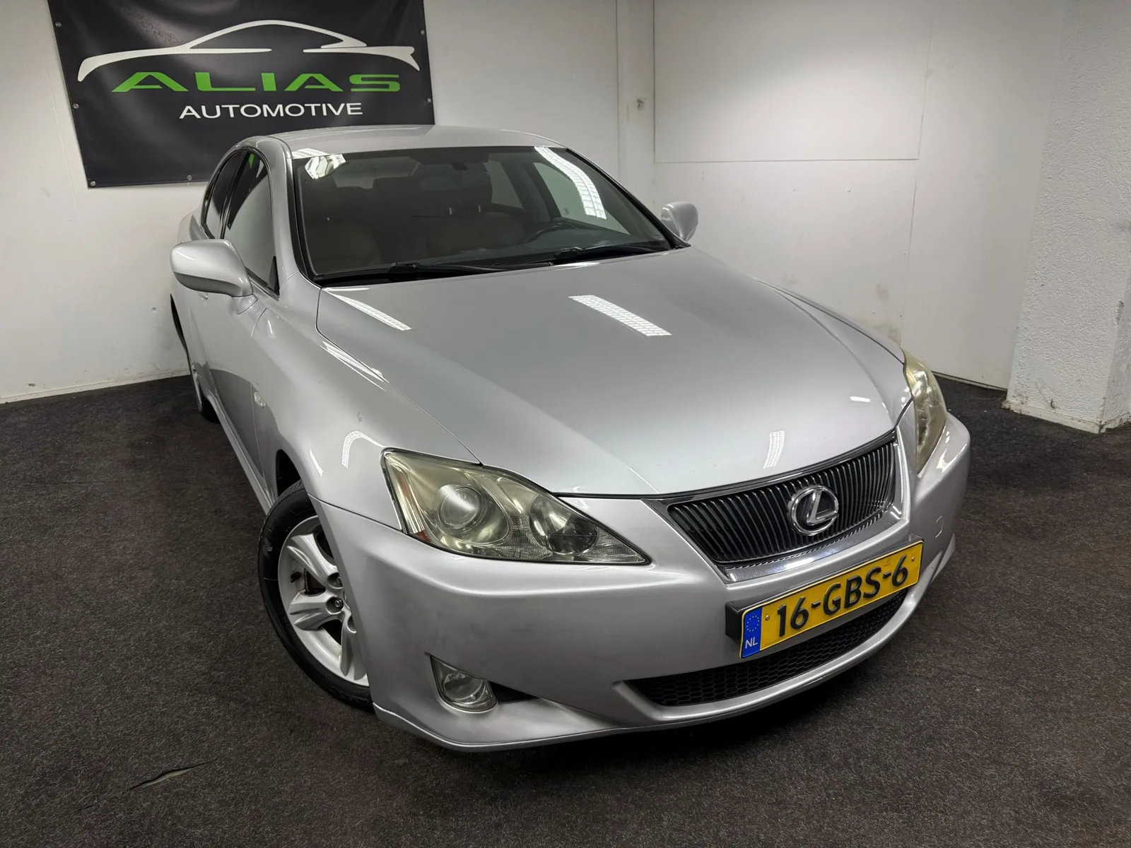 Lexus IS (2008) — foto 1