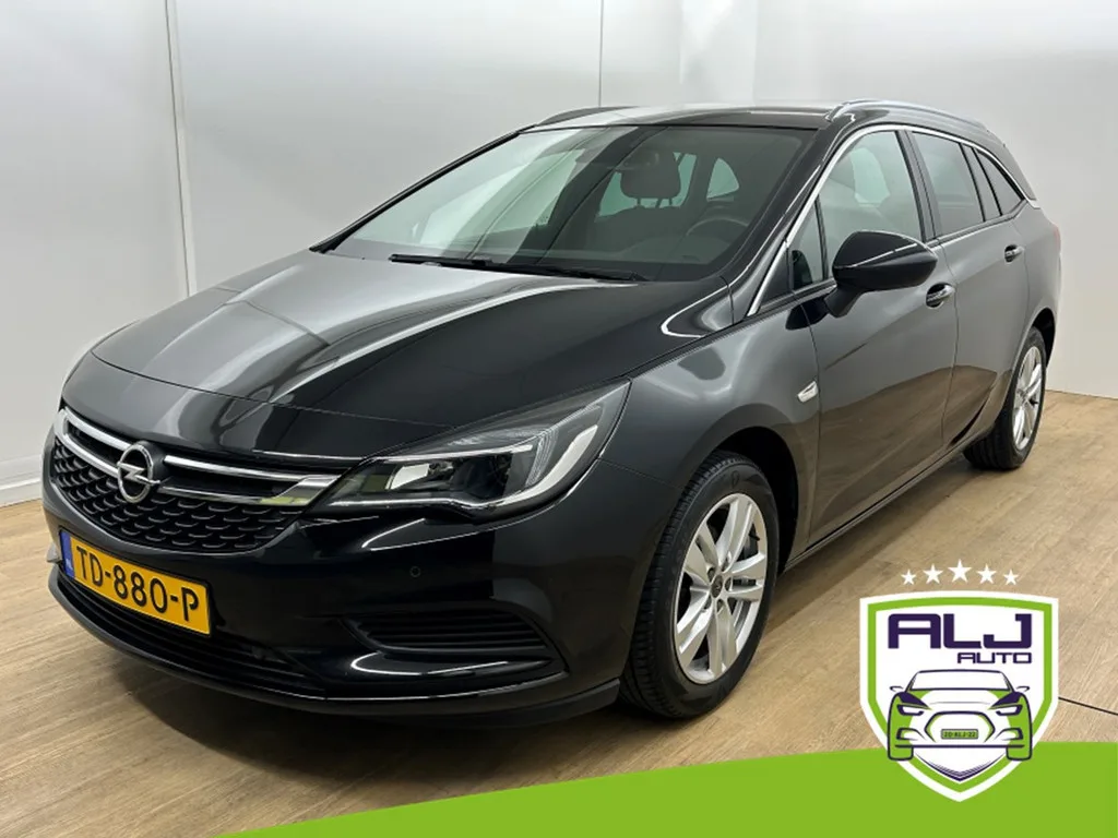 Opel Astra (2018) — foto 1