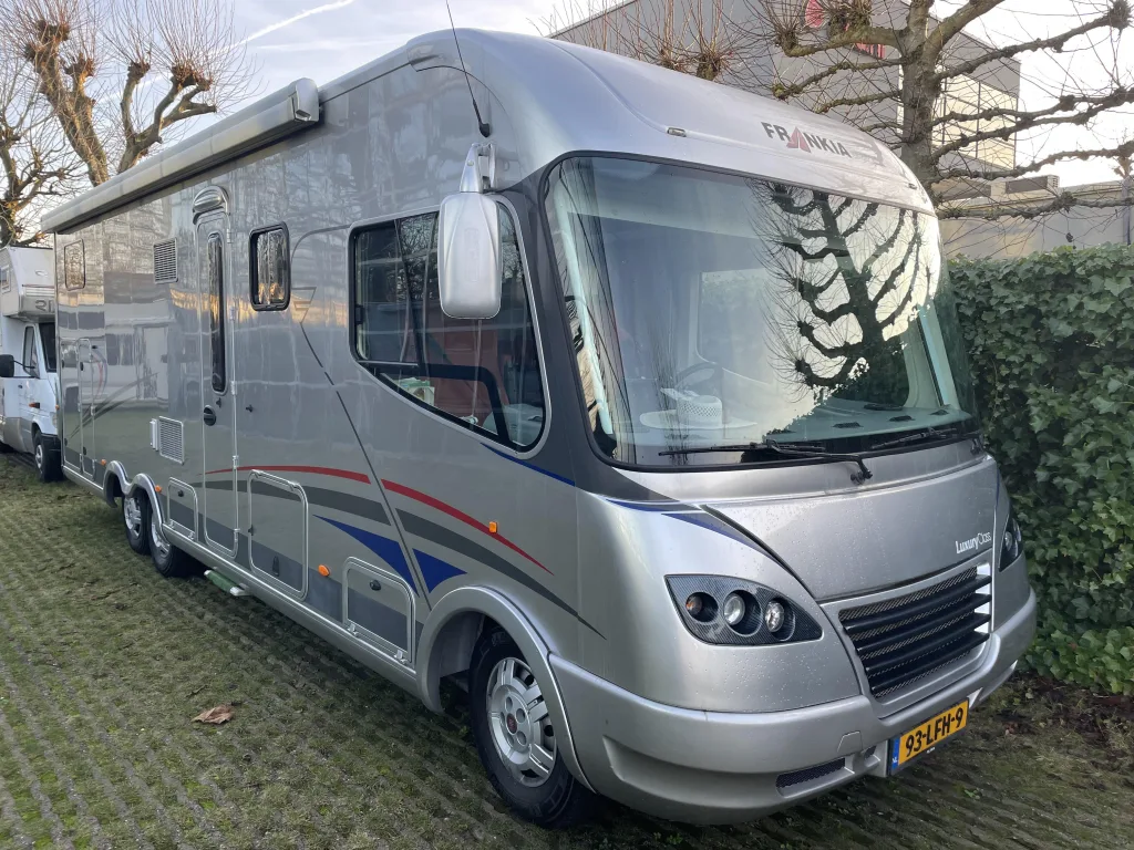 Frankia Luxury Class (2010) — foto 1