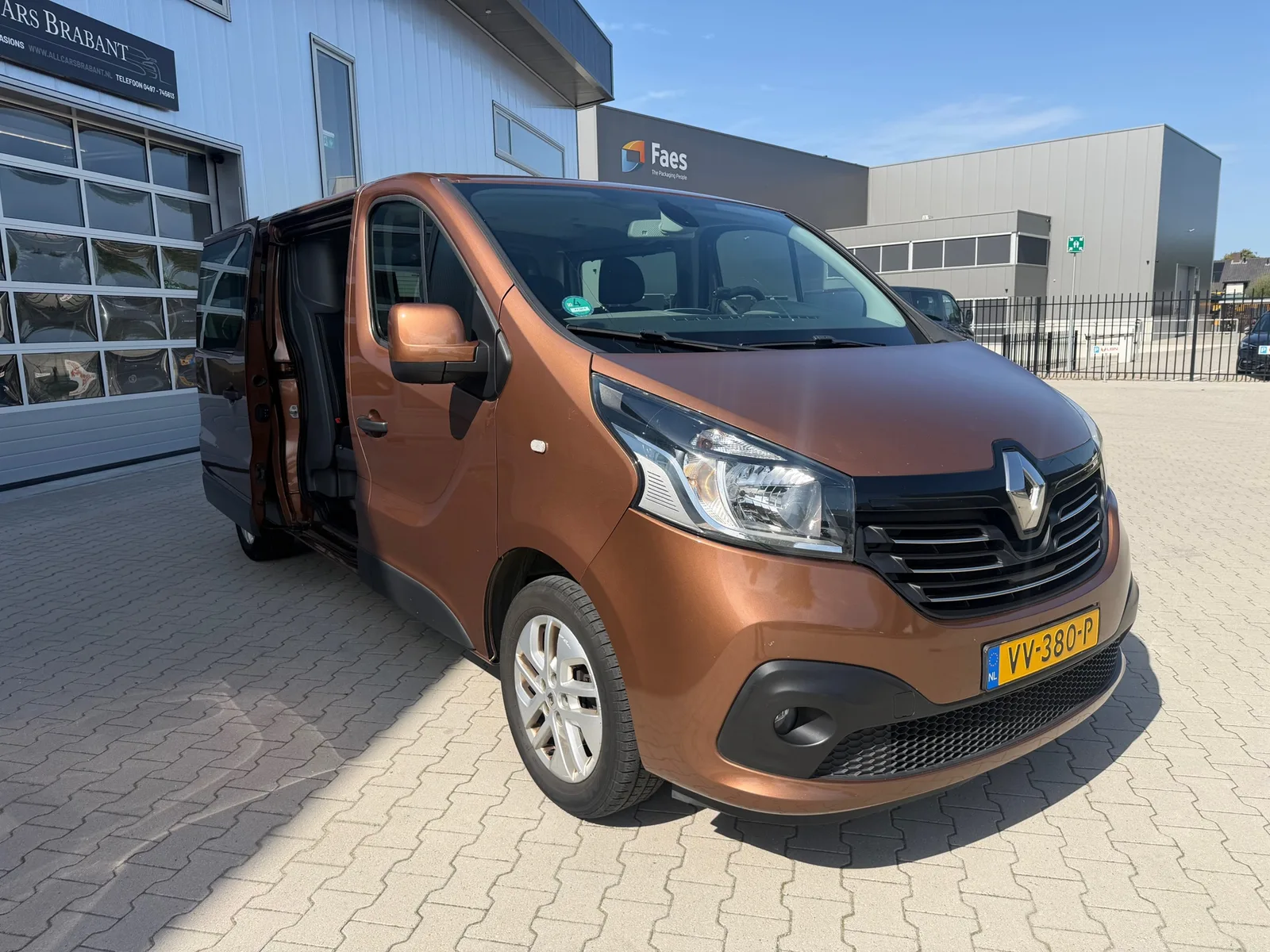 Renault Trafic (2016) — foto 1