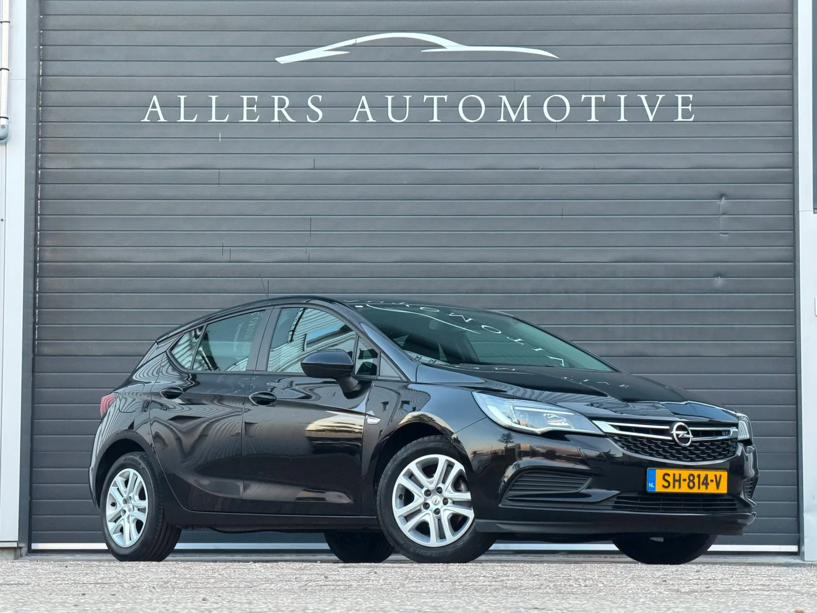 Opel Astra (2018) — foto 1