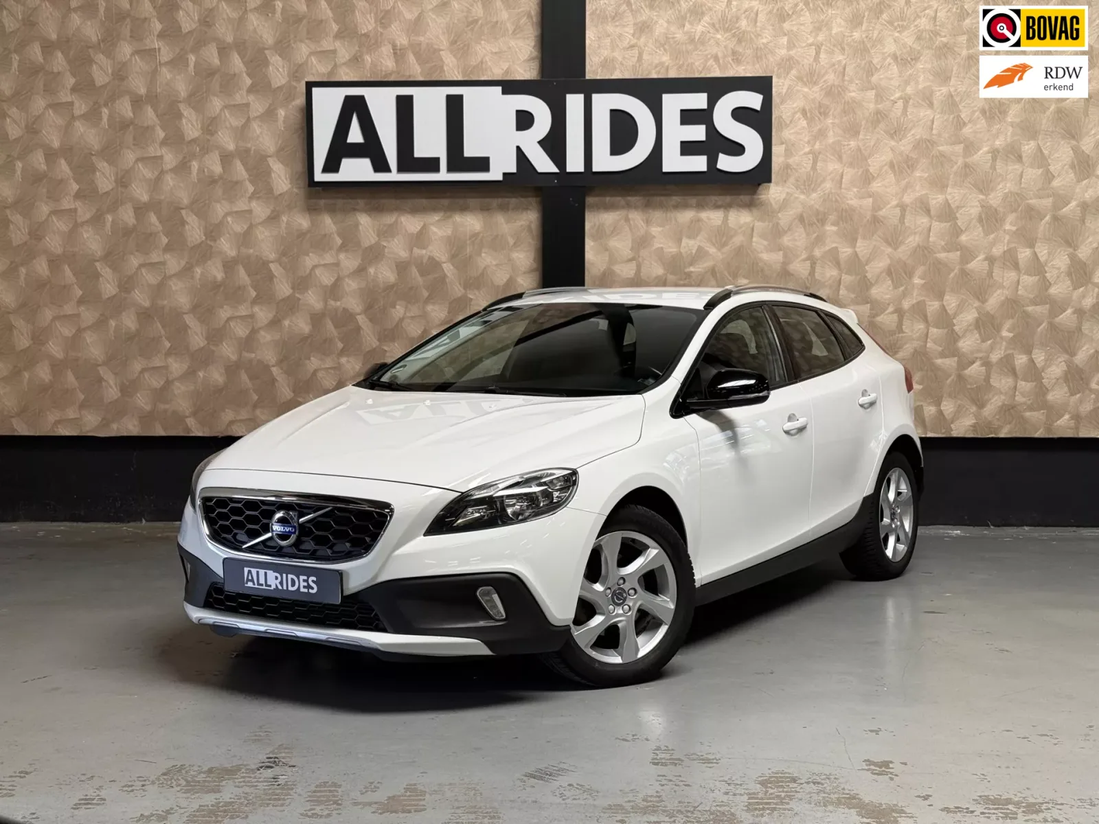 Volvo V40 Cross Country (2015) — foto 1
