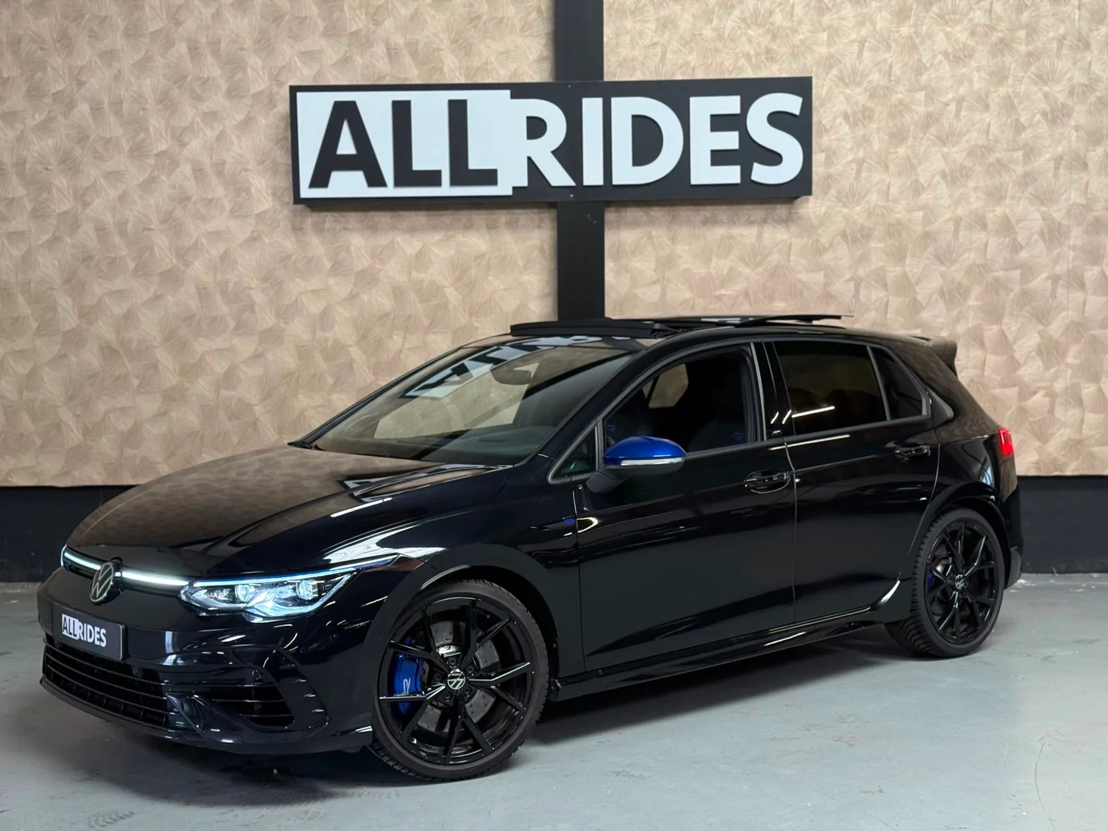 Volkswagen Golf (2023) — foto 1