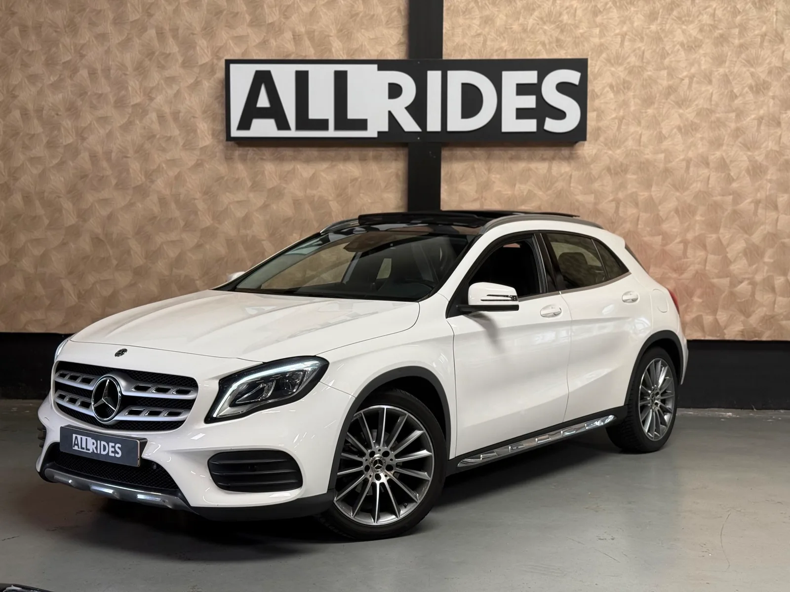 Mercedes-Benz GLA-Klasse (2020) — foto 1