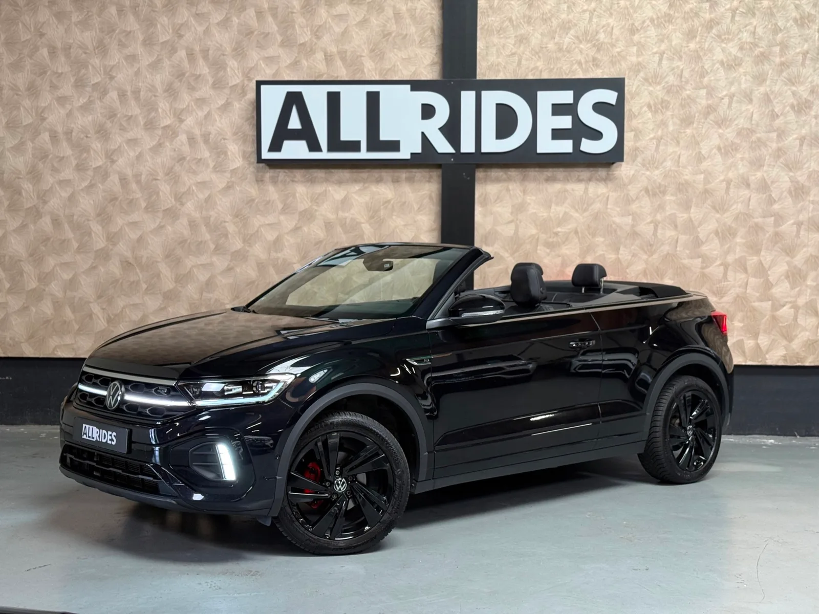 Volkswagen T-Roc (2024) — foto 1