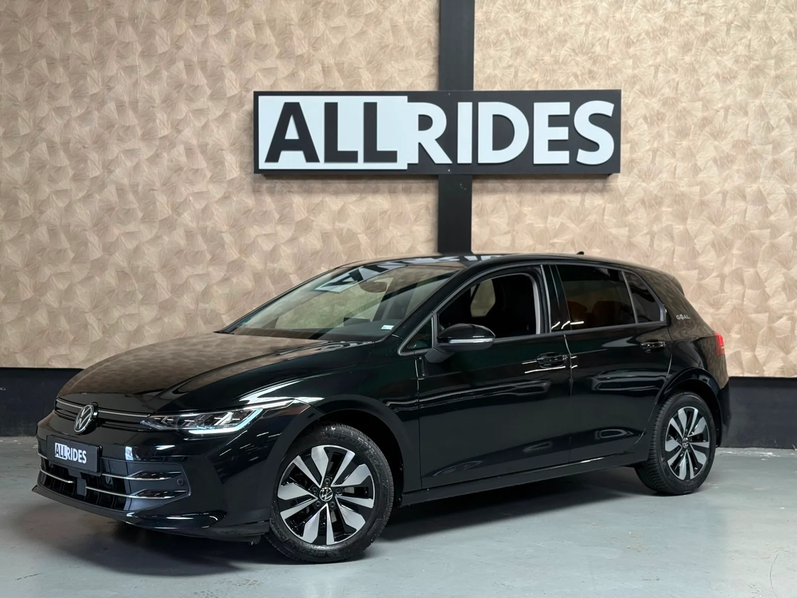 Volkswagen Golf (2025) — foto 1