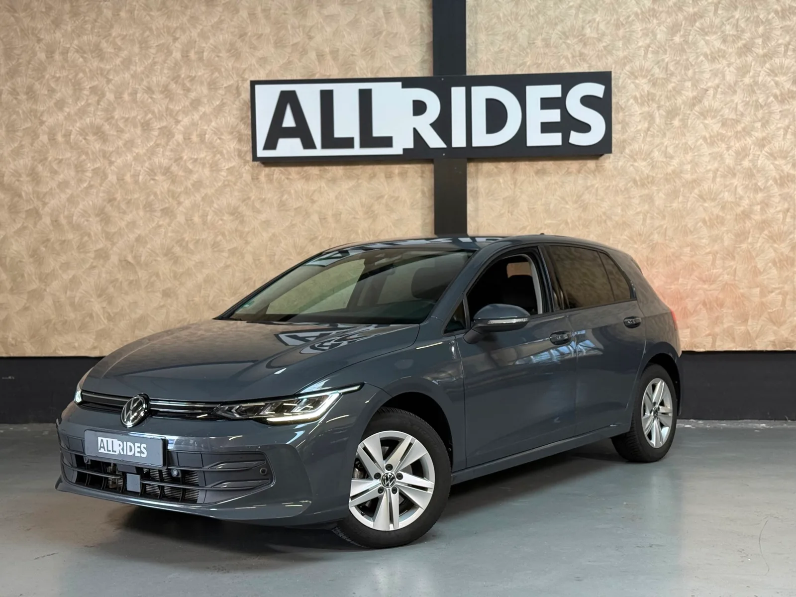 Volkswagen Golf (2025) — foto 1