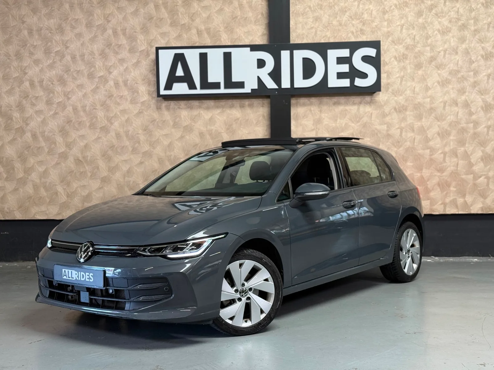 Volkswagen Golf (2025) — foto 1