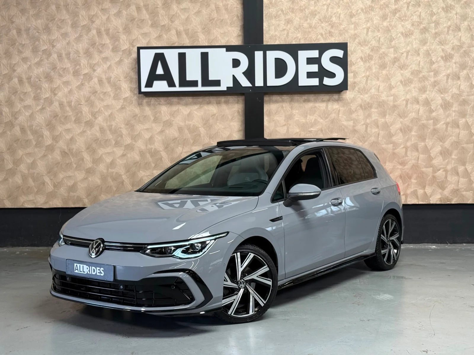 Volkswagen Golf (2021) — foto 1