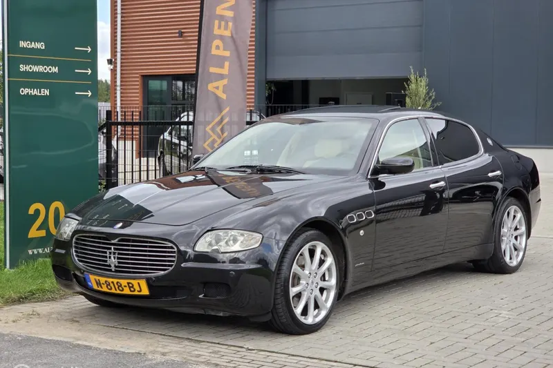 Maserati Quattroporte (2004)