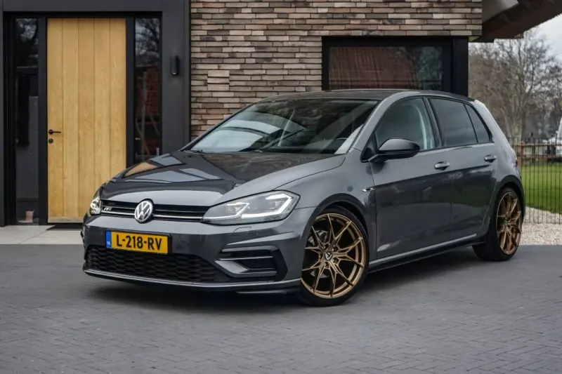 Volkswagen Golf (2017)