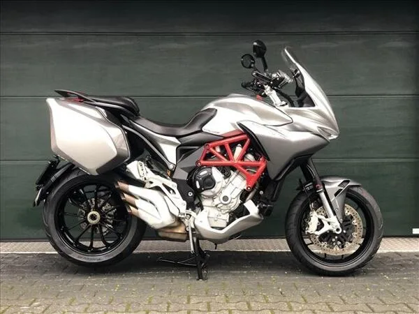MV Agusta Turismo Veloce 800 (2016) — foto 1