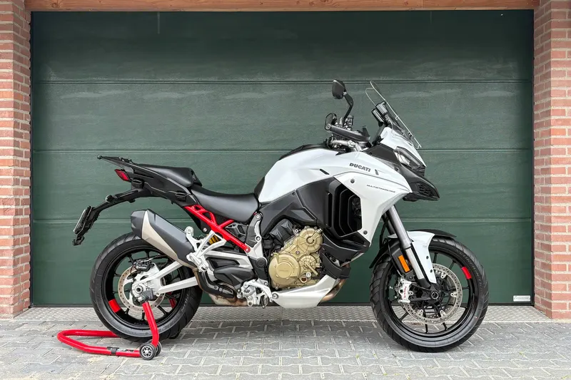Ducati Multistrada V4 (2021)
